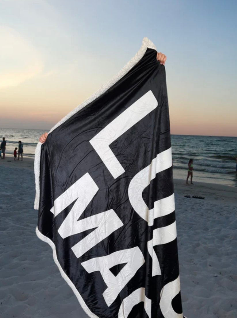 Black Lulu Mac blanket