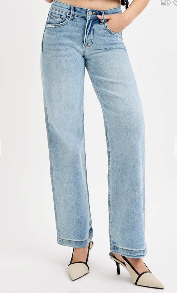 Risen Distressed Jeans