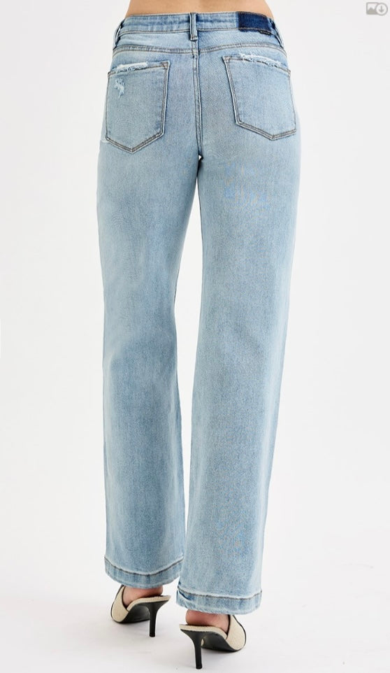 Risen Distressed Jeans