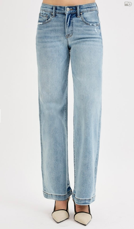Risen Distressed Jeans