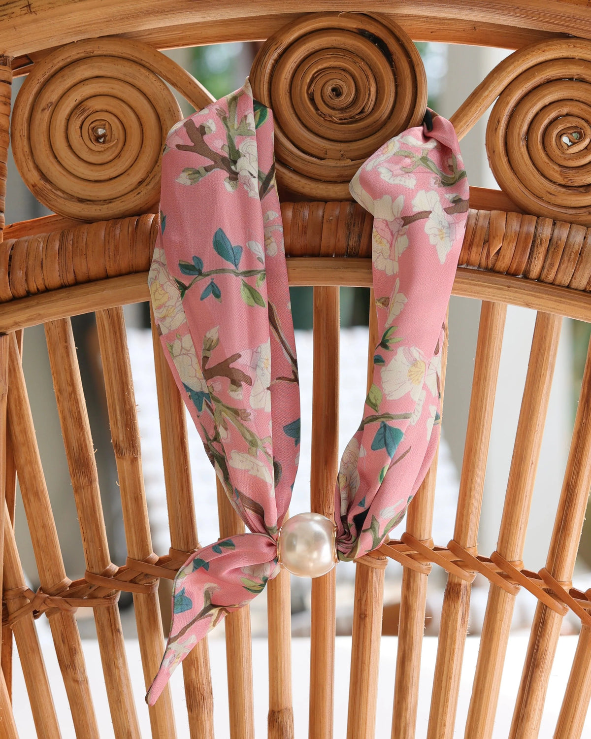 Caroline Hill Magnetic Pearl Pink Floral Scarf Necklace